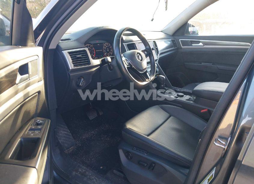 Photo 5 of 2019 Volkswagen Atlas 3.6L V6 SEL (VIN 1V2MR2CA9KC515585)