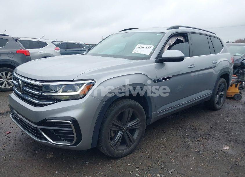 Photo 2 of 2021 Volkswagen Atlas 3.6L V6 SE W/TECHNOLOGY R-LINE (VIN 1V2MR2CA9MC506811)