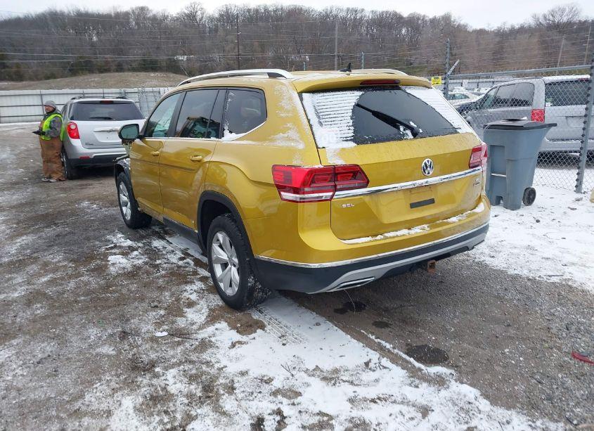 Photo 3 of 2018 Volkswagen Atlas 3.6L V6 SEL (VIN 1V2MR2CAXJC529929)