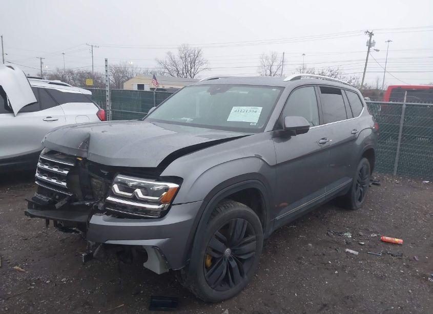 Photo 2 of 2019 Volkswagen Atlas 3.6L V6 SEL (VIN 1V2MR2CAXKC547848)