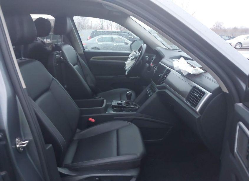 Photo 5 of 2019 Volkswagen Atlas 3.6L V6 SEL (VIN 1V2MR2CAXKC547848)