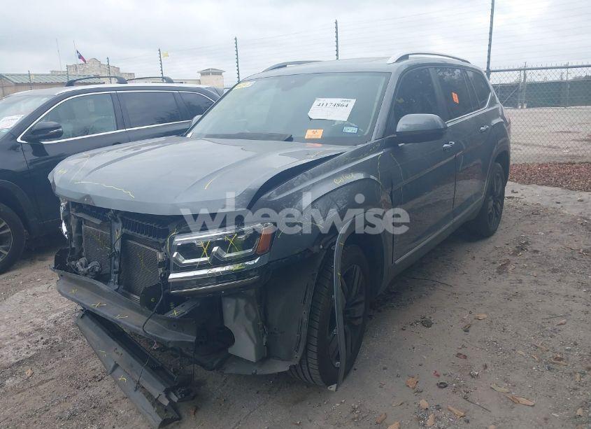 Photo 2 of 2019 Volkswagen Atlas 3.6L V6 SEL (VIN 1V2MR2CAXKC606820)