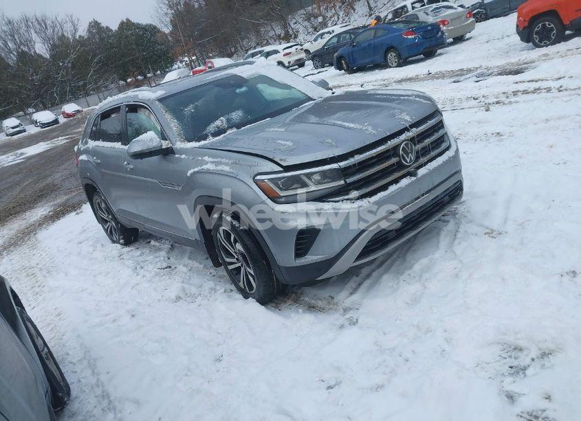 2020 Volkswagen Atlas CROSS SPORT 3.6L V6 SEL PREMIUM (VIN 1V2NE2CA1LC215332) main photo