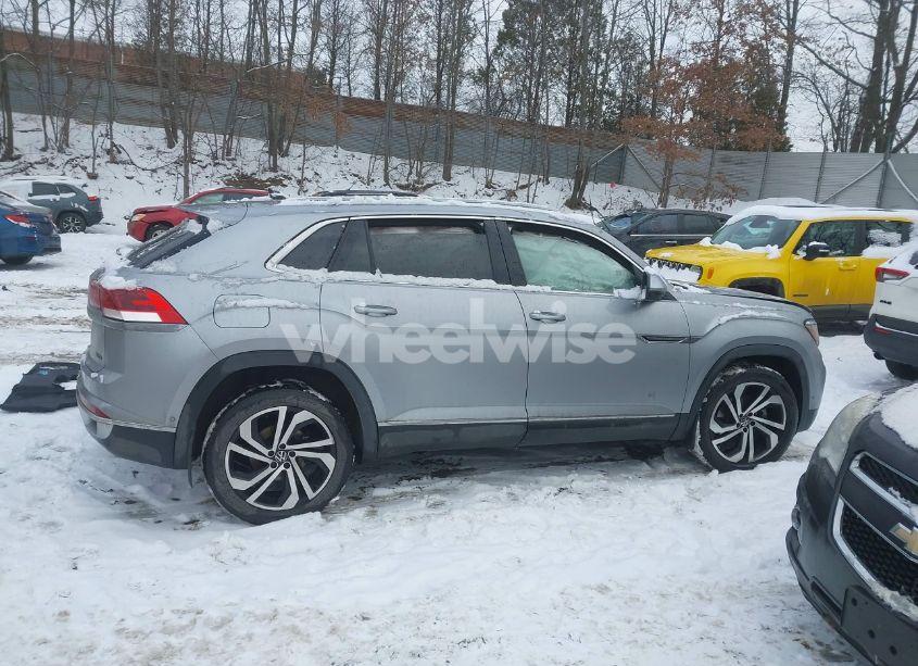 Photo 12 of 2020 Volkswagen Atlas CROSS SPORT 3.6L V6 SEL PREMIUM (VIN 1V2NE2CA1LC215332)