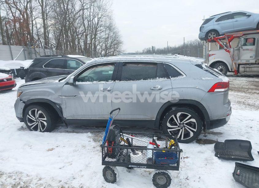 Photo 13 of 2020 Volkswagen Atlas CROSS SPORT 3.6L V6 SEL PREMIUM (VIN 1V2NE2CA1LC215332)