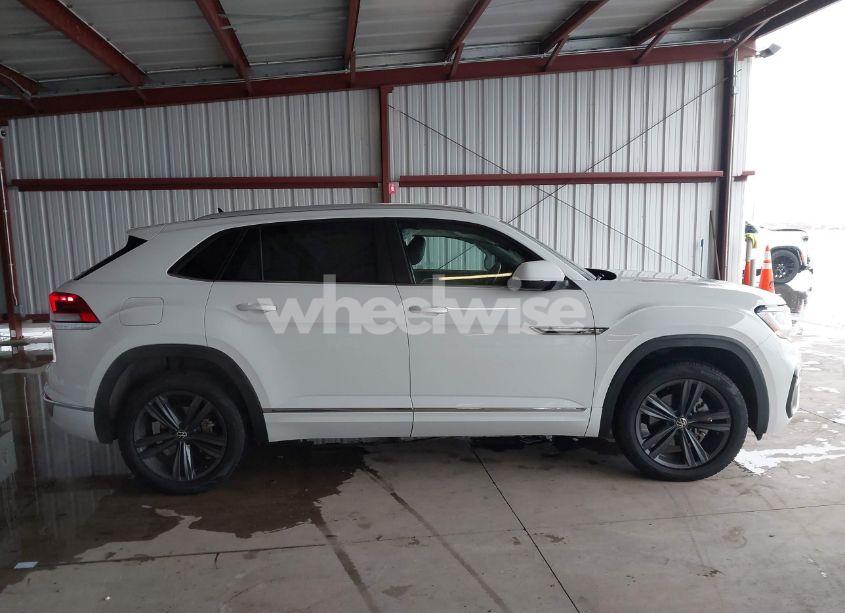 Photo 14 of 2021 Volkswagen Atlas CROSS SPORT 3.6L V6 SE W/TECHNOLOGY R-LINE (VIN 1V2NE2CA4MC201281)