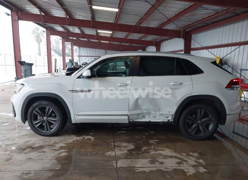 Photo 15 of 2021 Volkswagen Atlas CROSS SPORT 3.6L V6 SE W/TECHNOLOGY R-LINE (VIN 1V2NE2CA4MC201281)