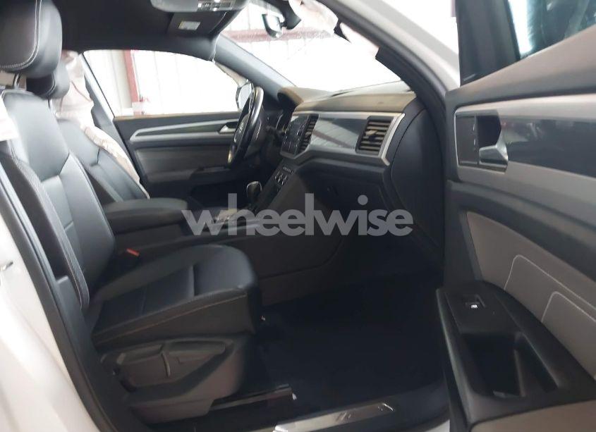 Photo 5 of 2021 Volkswagen Atlas CROSS SPORT 3.6L V6 SE W/TECHNOLOGY R-LINE (VIN 1V2NE2CA4MC201281)