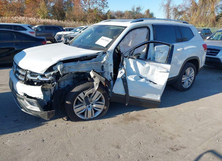 Photo 2 of 2018 Volkswagen Atlas 3.6L V6 SEL PREMIUM (VIN 1V2NR2CA0JC508253)