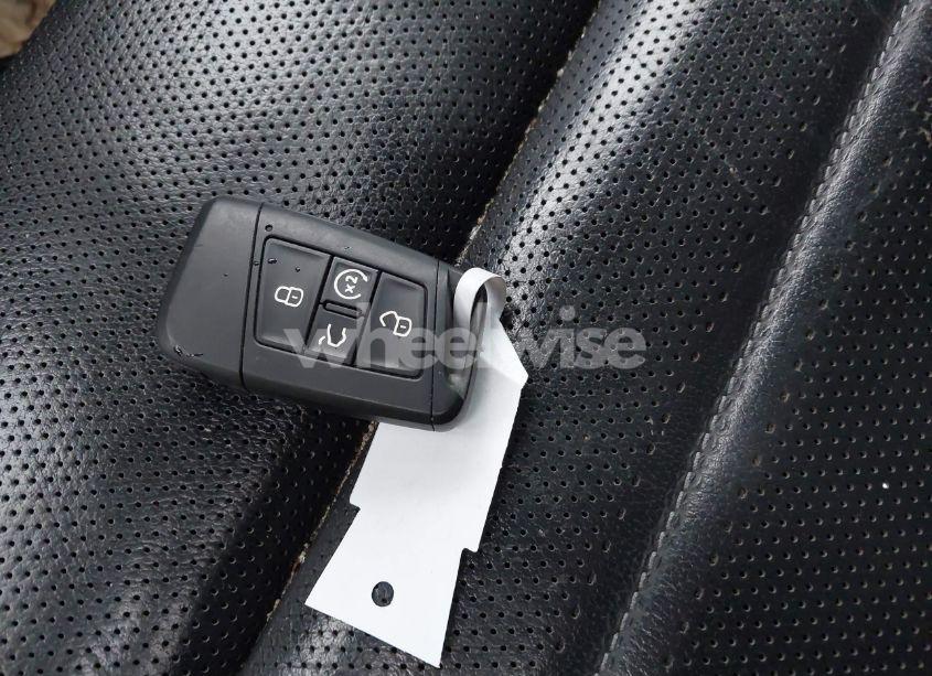 Photo 11 of 2018 Volkswagen Atlas 3.6L V6 SEL PREMIUM (VIN 1V2NR2CA0JC548803)