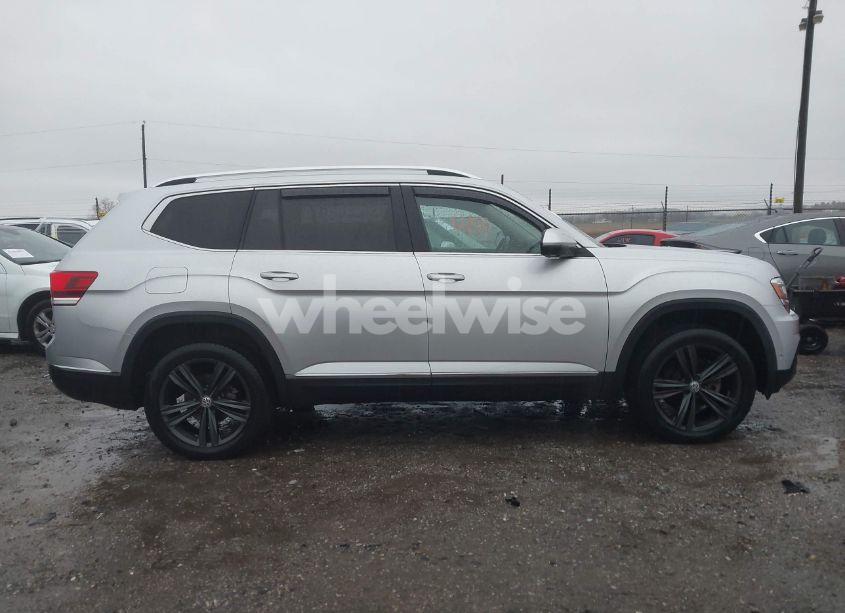 Photo 13 of 2018 Volkswagen Atlas 3.6L V6 SEL PREMIUM (VIN 1V2NR2CA0JC548803)