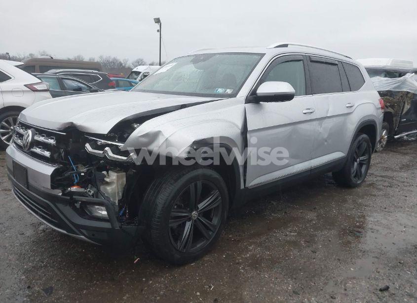 Photo 2 of 2018 Volkswagen Atlas 3.6L V6 SEL PREMIUM (VIN 1V2NR2CA0JC548803)