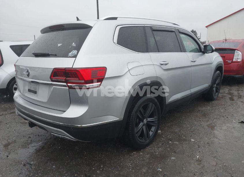 Photo 4 of 2018 Volkswagen Atlas 3.6L V6 SEL PREMIUM (VIN 1V2NR2CA0JC548803)