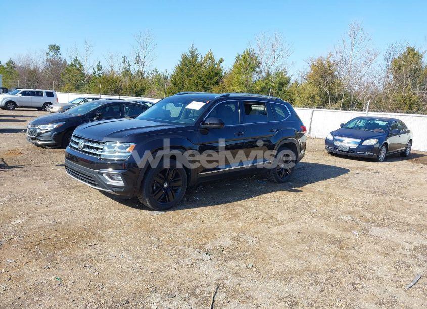 Photo 2 of 2018 Volkswagen Atlas 3.6L V6 SEL PREMIUM (VIN 1V2NR2CA0JC589853)