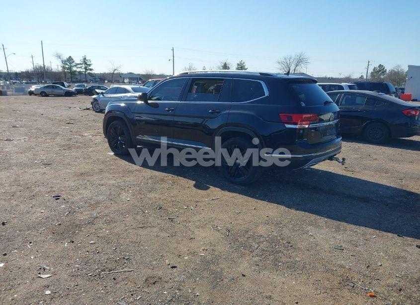Photo 3 of 2018 Volkswagen Atlas 3.6L V6 SEL PREMIUM (VIN 1V2NR2CA0JC589853)