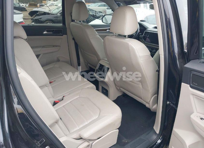 Photo 8 of 2018 Volkswagen Atlas 3.6L V6 SEL PREMIUM (VIN 1V2NR2CA0JC589853)