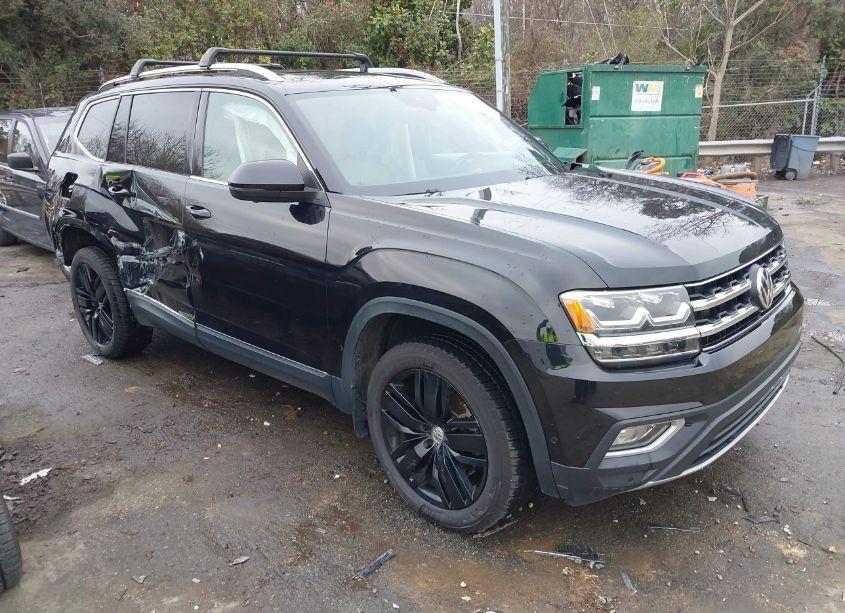 2019 Volkswagen Atlas 3.6L V6 SEL PREMIUM (VIN 1V2NR2CA0KC545238) main photo