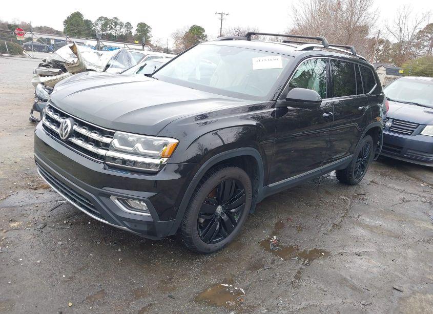 Photo 2 of 2019 Volkswagen Atlas 3.6L V6 SEL PREMIUM (VIN 1V2NR2CA0KC545238)