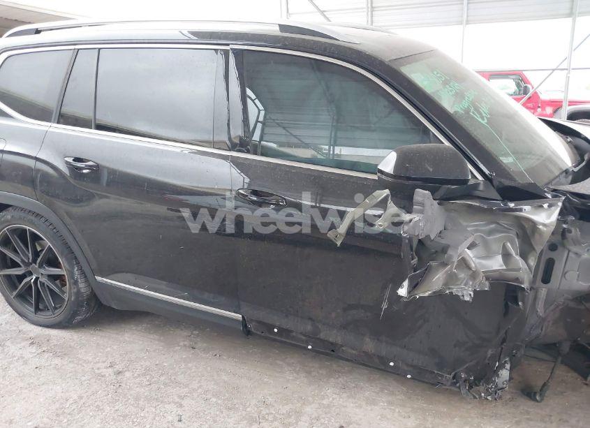 Photo 13 of 2019 Volkswagen Atlas 3.6L V6 SEL PREMIUM (VIN 1V2NR2CA1KC621596)