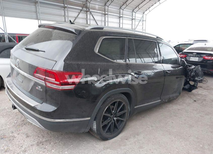 Photo 4 of 2019 Volkswagen Atlas 3.6L V6 SEL PREMIUM (VIN 1V2NR2CA1KC621596)