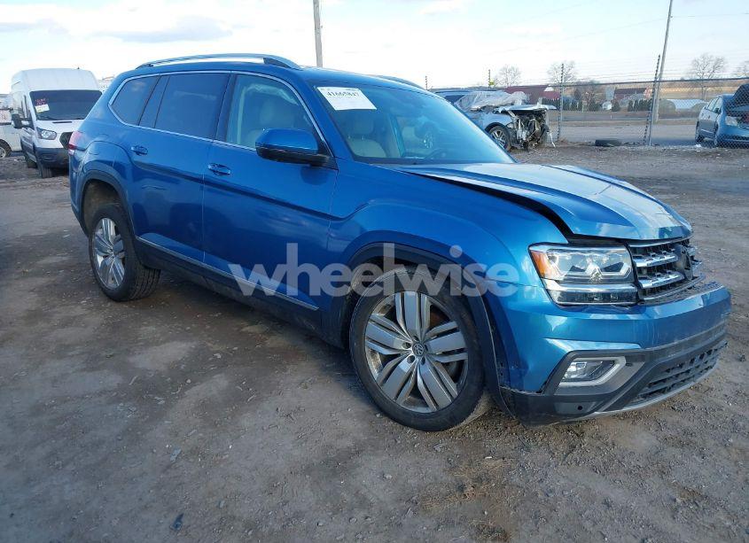2019 Volkswagen Atlas 3.6L V6 SEL PREMIUM (VIN 1V2NR2CA2KC501886) main photo
