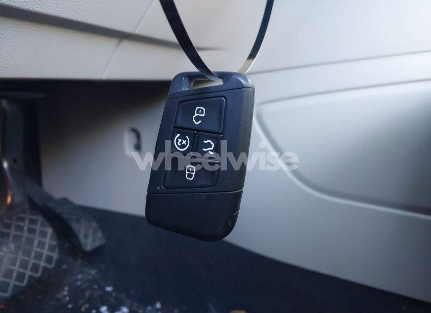 Photo 11 of 2019 Volkswagen Atlas 3.6L V6 SEL PREMIUM (VIN 1V2NR2CA2KC501886)