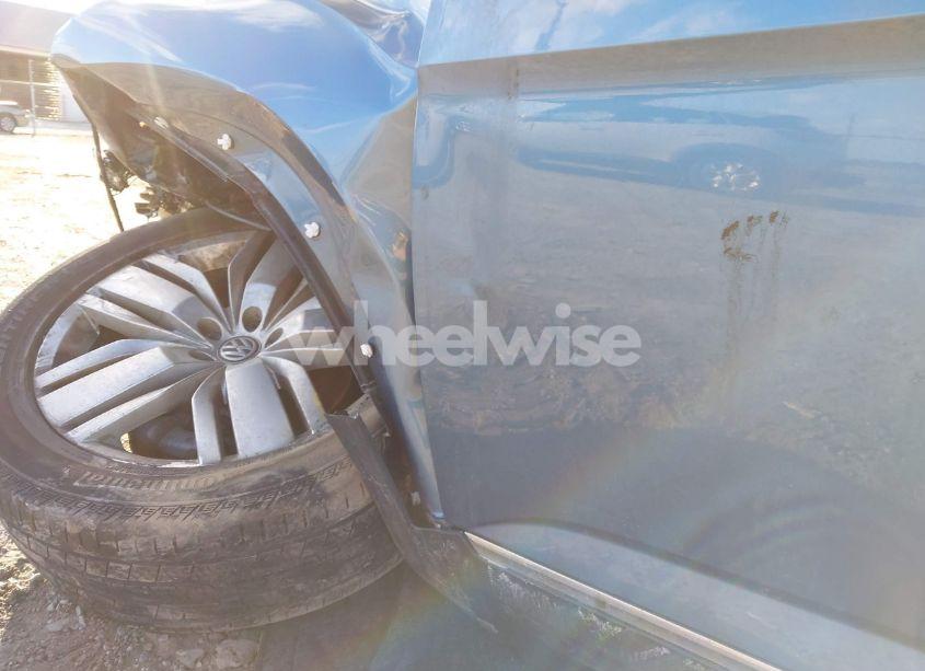 Photo 20 of 2019 Volkswagen Atlas 3.6L V6 SEL PREMIUM (VIN 1V2NR2CA2KC501886)