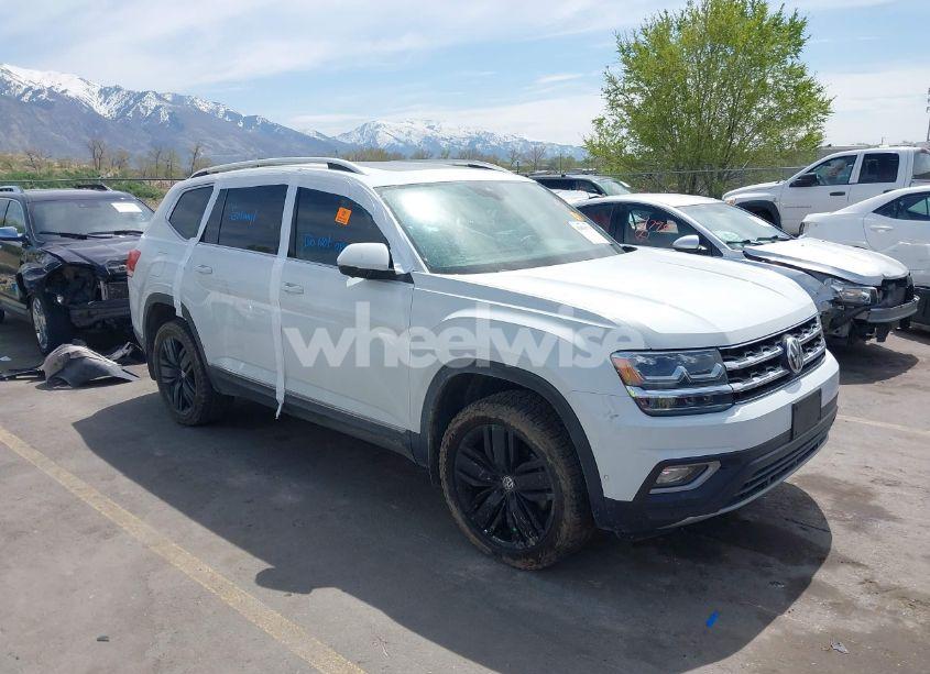 2019 Volkswagen Atlas 3.6L V6 SEL PREMIUM (VIN 1V2NR2CA2KC530661) main photo