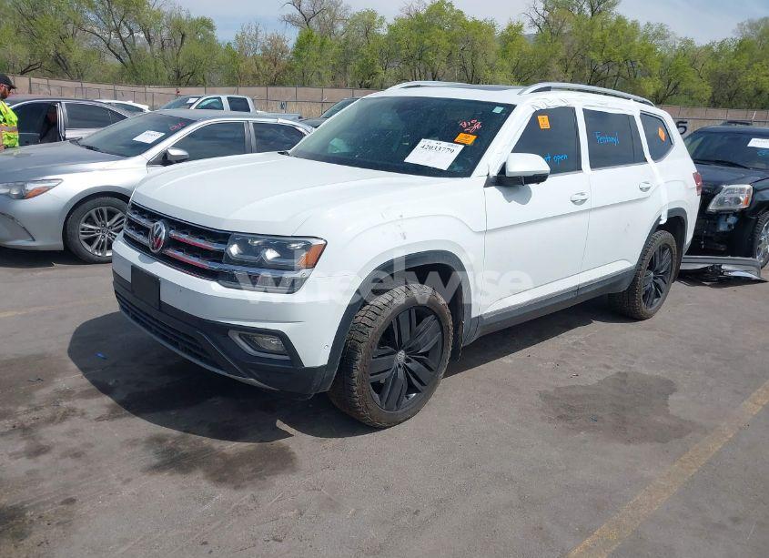 Photo 2 of 2019 Volkswagen Atlas 3.6L V6 SEL PREMIUM (VIN 1V2NR2CA2KC530661)