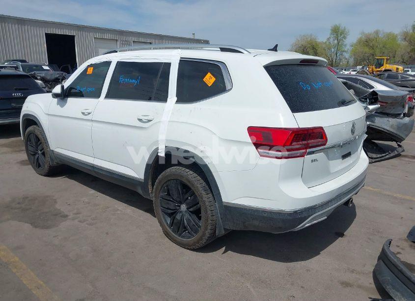Photo 3 of 2019 Volkswagen Atlas 3.6L V6 SEL PREMIUM (VIN 1V2NR2CA2KC530661)