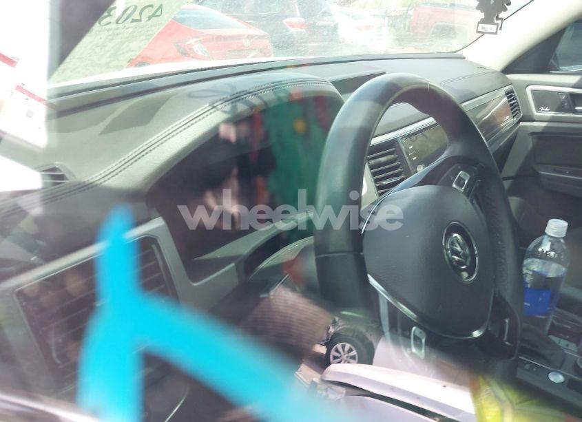 Photo 7 of 2019 Volkswagen Atlas 3.6L V6 SEL PREMIUM (VIN 1V2NR2CA2KC530661)