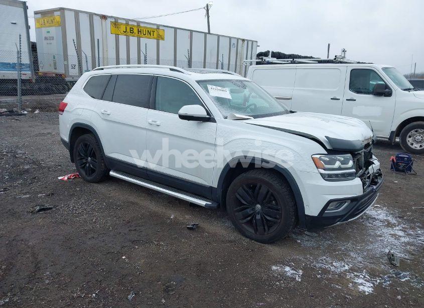 2019 Volkswagen Atlas 3.6L V6 SEL PREMIUM (VIN 1V2NR2CA2KC624152) main photo