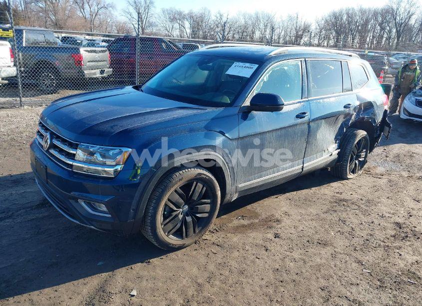 Photo 2 of 2019 Volkswagen Atlas 3.6L V6 SEL PREMIUM (VIN 1V2NR2CA3KC541913)