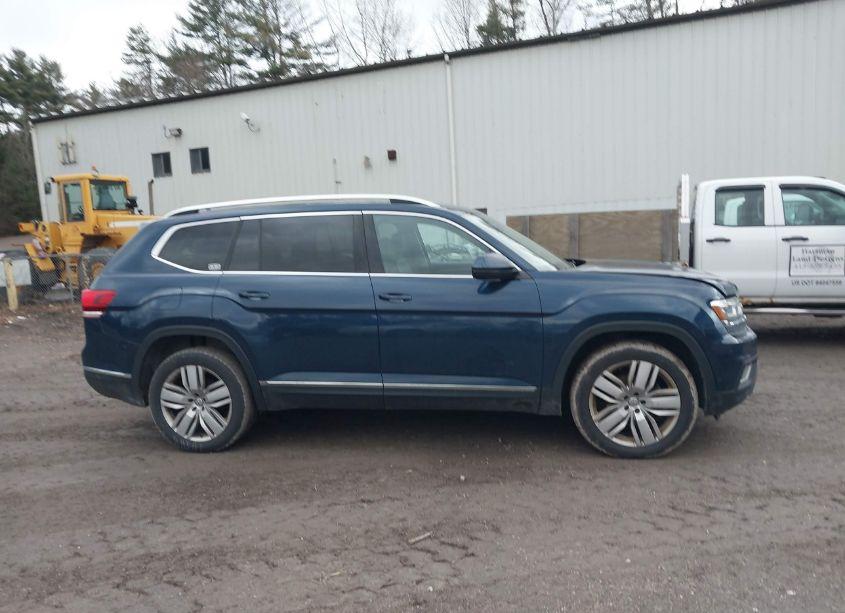 Photo 13 of 2018 Volkswagen Atlas 3.6L V6 SEL PREMIUM (VIN 1V2NR2CA4JC550568)