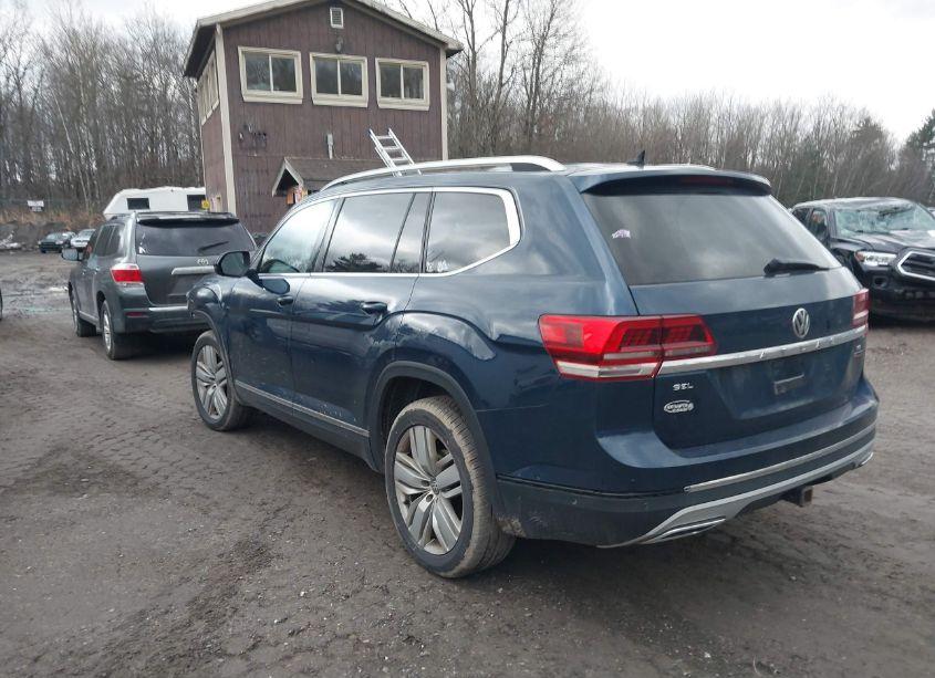 Photo 3 of 2018 Volkswagen Atlas 3.6L V6 SEL PREMIUM (VIN 1V2NR2CA4JC550568)