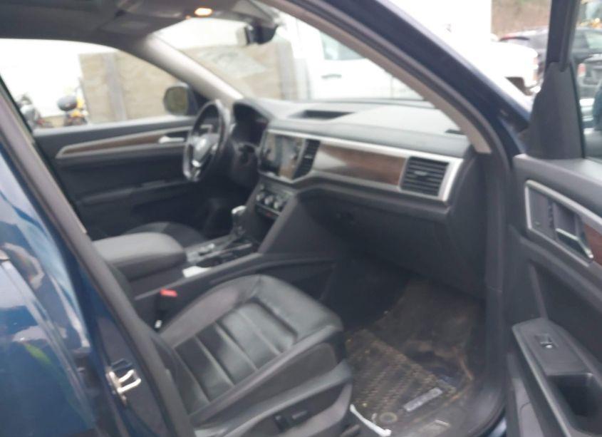 Photo 5 of 2018 Volkswagen Atlas 3.6L V6 SEL PREMIUM (VIN 1V2NR2CA4JC550568)