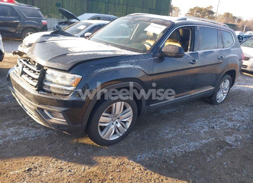 Photo 2 of 2019 Volkswagen Atlas 3.6L V6 SEL PREMIUM (VIN 1V2NR2CA4KC530029)