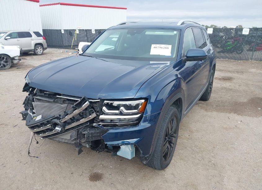 Photo 2 of 2019 Volkswagen Atlas 3.6L V6 SEL PREMIUM (VIN 1V2NR2CA5KC604042)