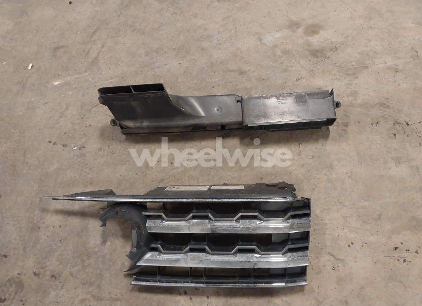 Photo 12 of 2019 Volkswagen Atlas 3.6L V6 SEL PREMIUM (VIN 1V2NR2CA6KC609119)