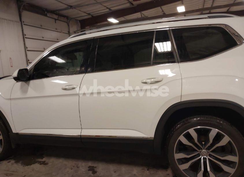 Photo 15 of 2019 Volkswagen Atlas 3.6L V6 SEL PREMIUM (VIN 1V2NR2CA6KC609119)