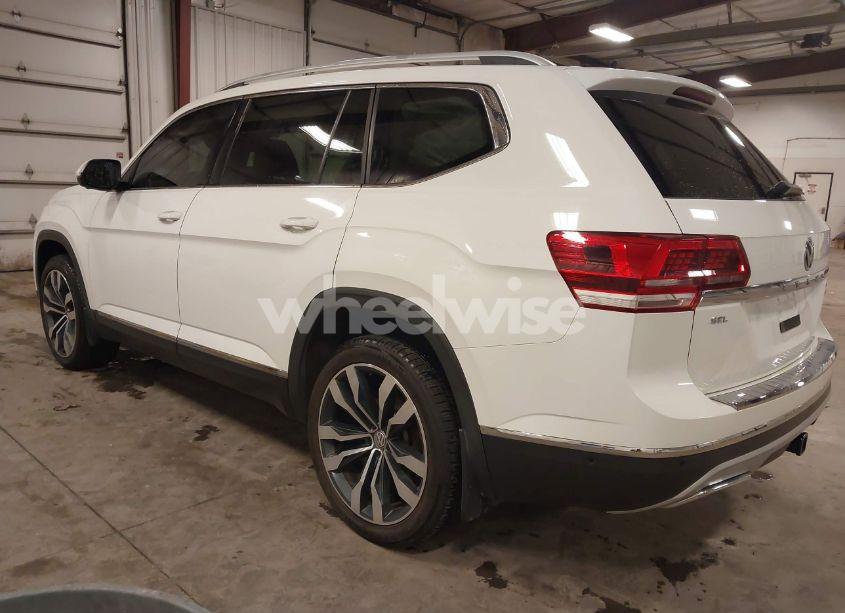 Photo 3 of 2019 Volkswagen Atlas 3.6L V6 SEL PREMIUM (VIN 1V2NR2CA6KC609119)