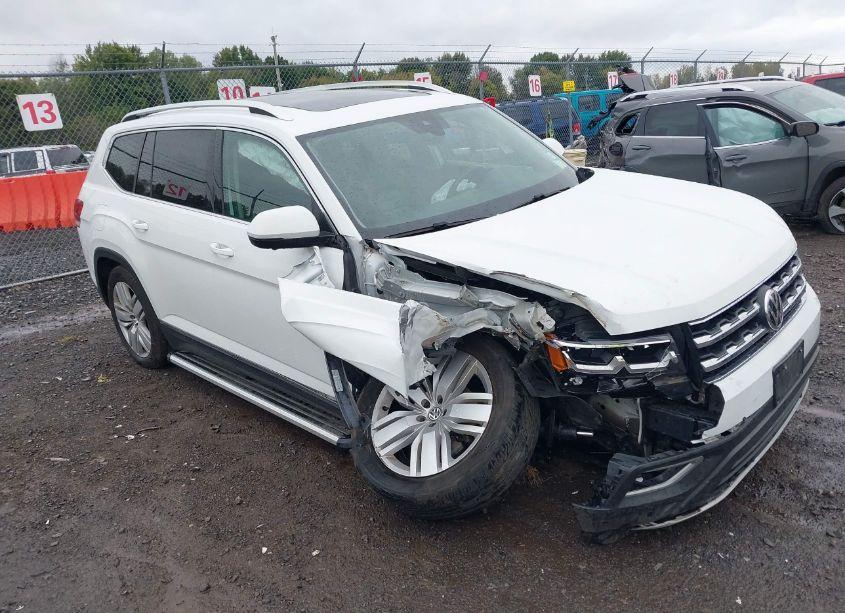 2018 Volkswagen Atlas 3.6L V6 SEL PREMIUM (VIN 1V2NR2CA7JC534185) main photo
