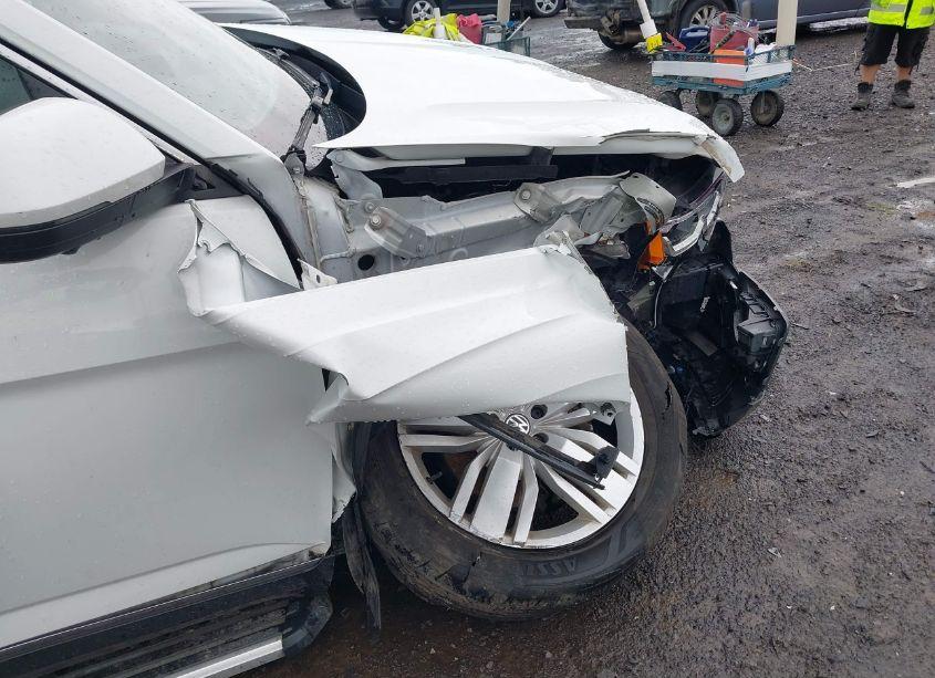 Photo 18 of 2018 Volkswagen Atlas 3.6L V6 SEL PREMIUM (VIN 1V2NR2CA7JC534185)