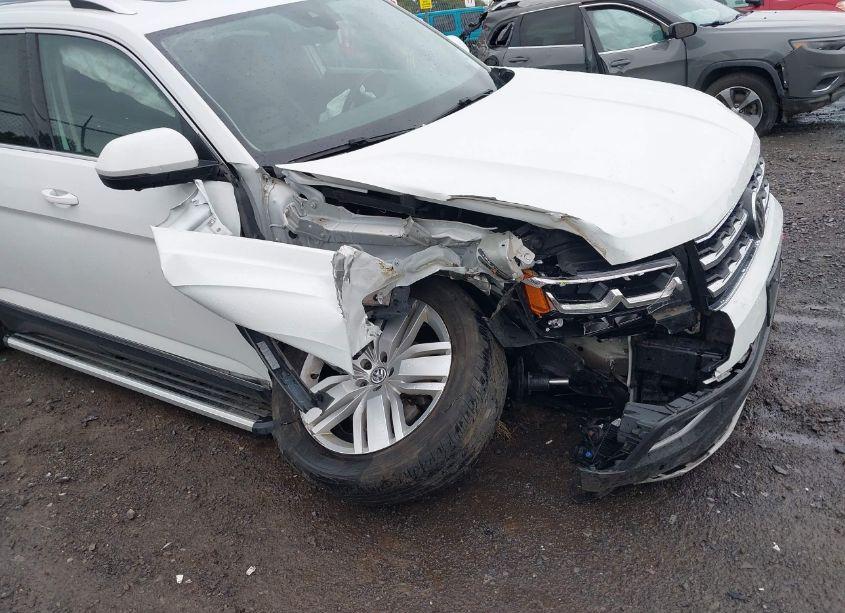Photo 6 of 2018 Volkswagen Atlas 3.6L V6 SEL PREMIUM (VIN 1V2NR2CA7JC534185)