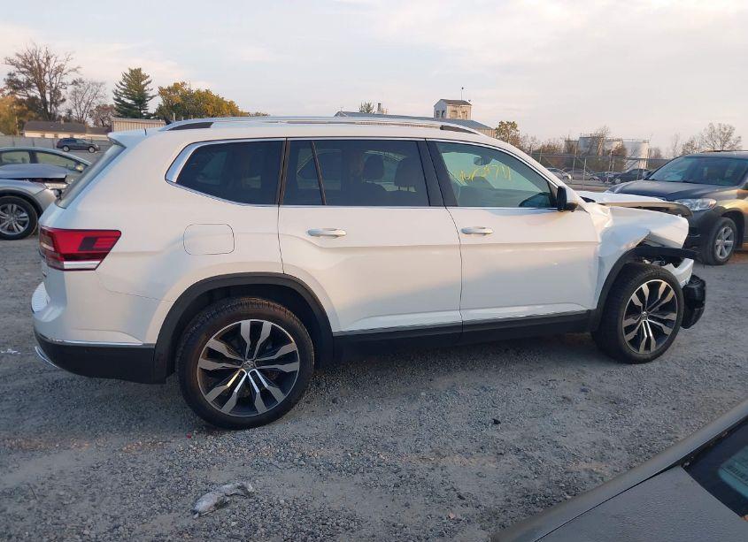 Photo 13 of 2019 Volkswagen Atlas 3.6L V6 SEL PREMIUM (VIN 1V2NR2CA7KC620744)
