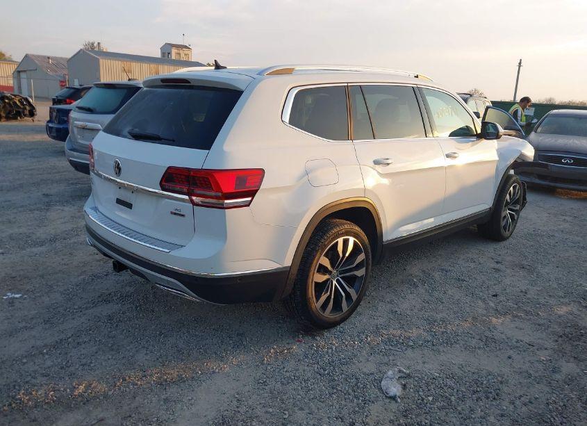 Photo 4 of 2019 Volkswagen Atlas 3.6L V6 SEL PREMIUM (VIN 1V2NR2CA7KC620744)