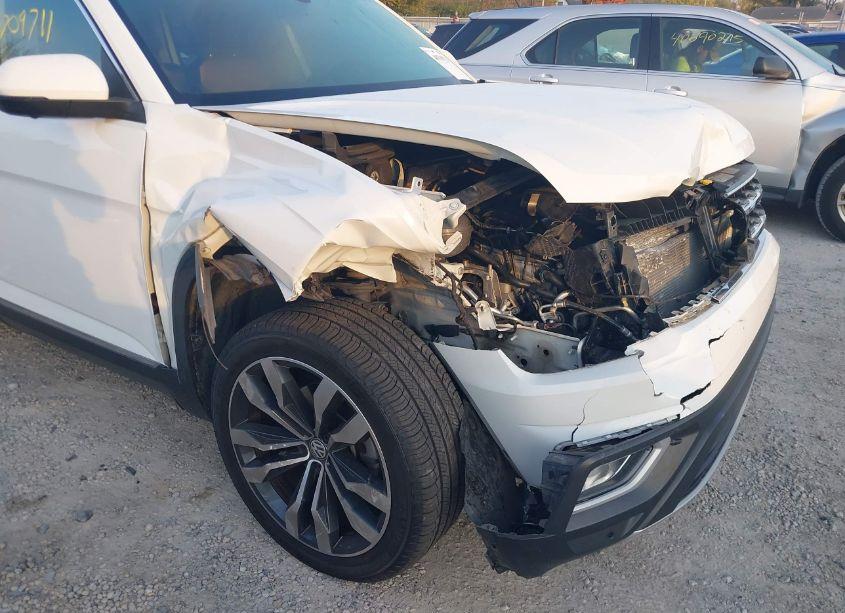 Photo 6 of 2019 Volkswagen Atlas 3.6L V6 SEL PREMIUM (VIN 1V2NR2CA7KC620744)