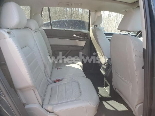 Photo 9 of 2018 VOLKSWAGEN ATLAS SEL PREMIUM (VIN 1V2NR2CA8JC549682)