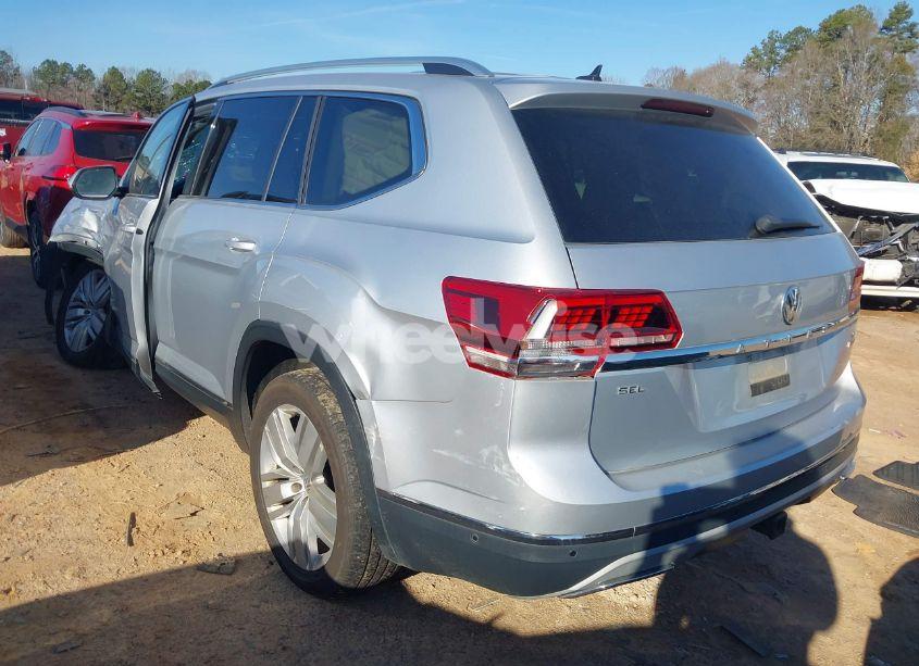 Photo 3 of 2018 Volkswagen Atlas 3.6L V6 SEL PREMIUM (VIN 1V2NR2CA9JC503746)