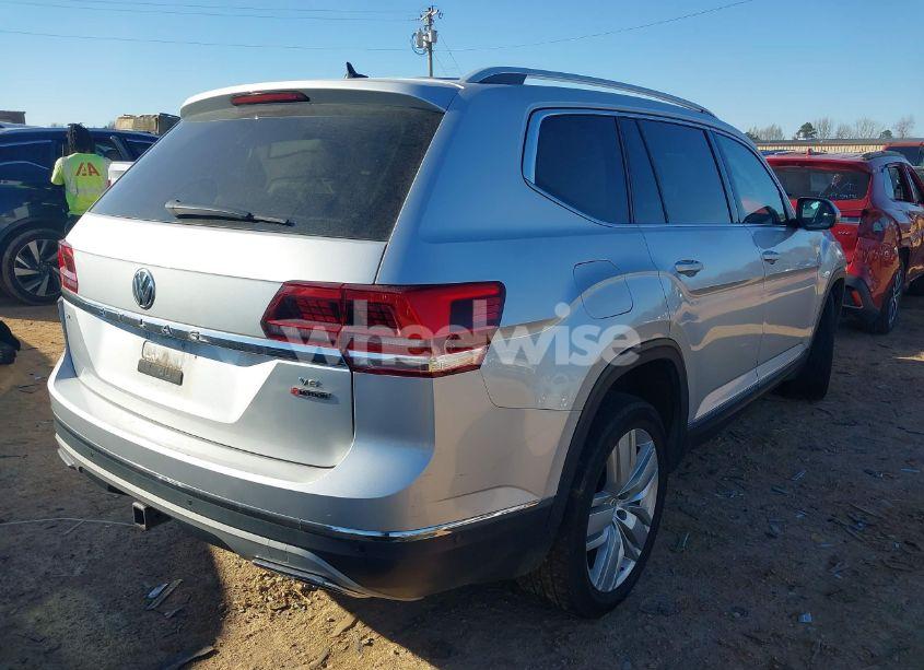 Photo 4 of 2018 Volkswagen Atlas 3.6L V6 SEL PREMIUM (VIN 1V2NR2CA9JC503746)